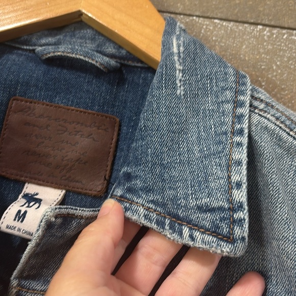 Abercrombie & Fitch Jean Trucker Jacket size M - Picture 9 of 12